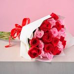 Ramo con 25 Rosas Rojas y Rosadas